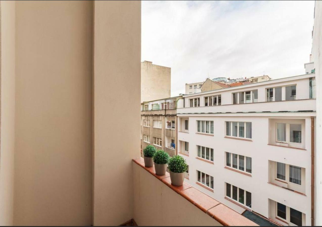 Central Prague Crown Apartments Extérieur photo
